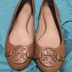 Tory Burch Shoes - Tory Burch Tan Leather Flats Tory Burch Shoes - Tory Burch Tan Leather Flats